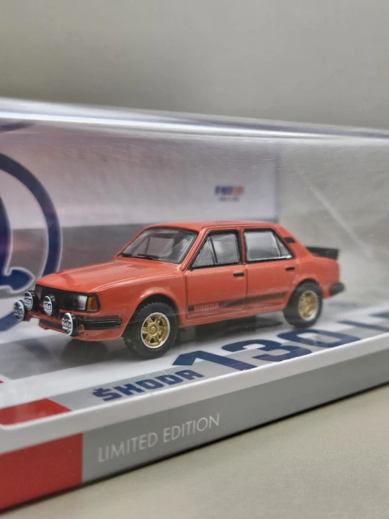 Fox18 - Škoda 130 LR - Červená bez potisku