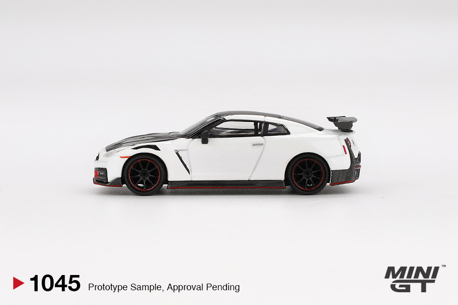 NISSAN GTR (35) NISMO 2024 - bílá met. - 1:64 - Mini GT