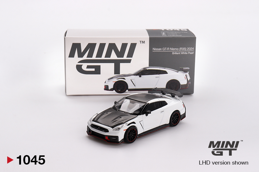 NISSAN GTR (35) NISMO 2024 - bílá met. - 1:64 - Mini GT
